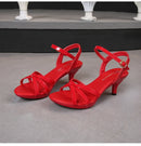 Sandálias de salto alto Peep Toe para mulheres, corrediças sensuais para festas de boate, sapatos cruzados, saltos finos, cor doce, tamanho grande 43, verão
