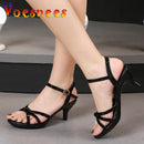Sandálias de salto alto Peep Toe para mulheres, corrediças sensuais para festas de boate, sapatos cruzados, saltos finos, cor doce, tamanho grande 43, verão