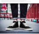 Tênis de lona de cano alto masculino deslizamento-on rendas casuais all-preto sapatos de skate básicos para estudantes sola plana sapatos esportivos confortáveis