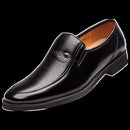 Homens de couro sapatos formais marca de luxo 2023 mocassins masculinos vestido respirável deslizamento em sapatos de condução pretos plus size 38-44