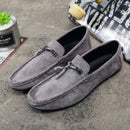 Sapato masculino de camurça vermelha, mocassim de couro macio, sapatos baixos casuais confortáveis, moda primavera, novo, 2023
