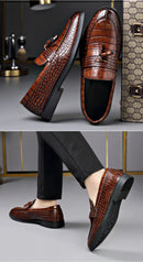 Novos Sapatos Sociais de Couro Masculinos 2026 Estilo Britânico Moda Masculina Sapatos de Vestir Cor Sólida Tamanhos Grandes Loafers de Grife
