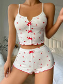 Conjunto Pijama Feminino | Cropped Alça + Short | Tecido Canelado com Estampa de Coração e Babado Delicado | Loungewear Casual