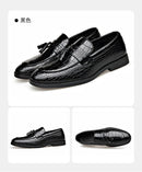 Novos Sapatos Sociais de Couro Masculinos 2026 Estilo Britânico Moda Masculina Sapatos de Vestir Cor Sólida Tamanhos Grandes Loafers de Grife