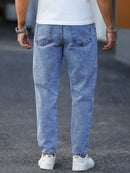 As calças jeans lavadas azul claro masculinas são simples, casuais e elegantes, justas para mostrar pernas longas e versáteis.