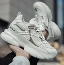 Tênis casuais masculinos com design em malha respirável, sola grossa, tênis esportivos masculinos modernos, estilo Dad Shoes com aumento de altura invisível de 6-10cm.
