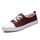 Novos Sapatos Europeus para Homens, Sapatos Casuais de Couro, Sapatos de Skate Fashion, Tênis de Rua com Cadarço para Jovens