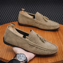 Sapato masculino de camurça vermelha, mocassim de couro macio, sapatos baixos casuais confortáveis, moda primavera, novo, 2023