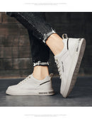 Sapatos casuais masculinos sem cadarço para todas as estações, novos, respiráveis, leves, com sola macia, para caminhada ao ar livre, sapatos brancos para estudantes.