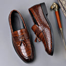 Novos Sapatos Sociais de Couro Masculinos 2026 Estilo Britânico Moda Masculina Sapatos de Vestir Cor Sólida Tamanhos Grandes Loafers de Grife