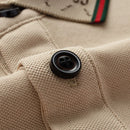 Camisa Polo Masculina Premium com Detalhes Listrados, Emblema Bordado, Tecido Respirável, Versátil para Trabalho e Ocasiões Casuais