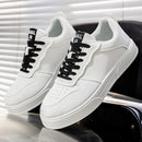1 par de tênis esportivos casuais para skate, confortáveis e elegantes, com parte superior ajustada ao pé e antiderrapante.
