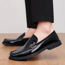 Novos Sapatos Masculinos de Couro Envernizado Penny Loafers 2026 com Design Slip-On, Palmilha Macia e Sola Resistente ao Desgaste para Negócios, Casamentos e Festas