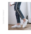 Novos Sapatos Europeus para Homens, Sapatos Casuais de Couro, Sapatos de Skate Fashion, Tênis de Rua com Cadarço para Jovens