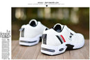 Tênis de couro masculino casual versátil sapatos ao ar livre antiderrapante calçado de corrida moda masculina sapatos de tabuleiro zapatos homme