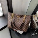 Nova presbiopia bolsa textura de couro macio grande capacidade bolsa feminina com acessórios pendurados bolsa de ombro