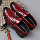 Novos Sapatos Sociais de Couro Masculinos 2026 Estilo Britânico Moda Masculina Sapatos de Vestir Cor Sólida Tamanhos Grandes Loafers de Grife