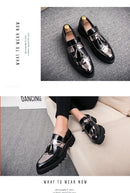 Moda dourada masculina casual deslizamento-on borla patente mocassins fundo grosso elevador sapatos masculinos sapatos de festa sapatos de negócios brogue