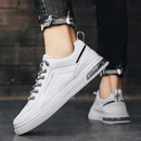 Sapatos casuais masculinos sem cadarço para todas as estações, novos, respiráveis, leves, com sola macia, para caminhada ao ar livre, sapatos brancos para estudantes.