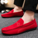Sapato masculino de camurça vermelha, mocassim de couro macio, sapatos baixos casuais confortáveis, moda primavera, novo, 2023