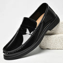 Novos Sapatos Masculinos de Couro Envernizado Penny Loafers 2026 com Design Slip-On, Palmilha Macia e Sola Resistente ao Desgaste para Negócios, Casamentos e Festas