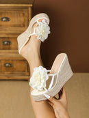 Novas Sandálias de Plataforma com Salto Alto de 11CM para Mulheres, Design Único com Flores, Chinelos Transparentes de Verão