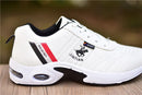 Tênis de couro masculino casual versátil sapatos ao ar livre antiderrapante calçado de corrida moda masculina sapatos de tabuleiro zapatos homme