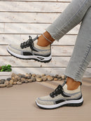 Sapatos femininos de duas cores para trabalho, tênis casuais femininos 2026 com frete grátis.