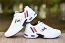 Tênis de couro masculino casual versátil sapatos ao ar livre antiderrapante calçado de corrida moda masculina sapatos de tabuleiro zapatos homme