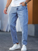 As calças jeans lavadas azul claro masculinas são simples, casuais e elegantes, justas para mostrar pernas longas e versáteis.