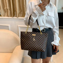 Nova presbiopia bolsa textura de couro macio grande capacidade bolsa feminina com acessórios pendurados bolsa de ombro