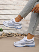 Sapatos femininos de duas cores para trabalho, tênis casuais femininos 2026 com frete grátis.