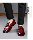 Novos Sapatos Sociais de Couro Masculinos 2026 Estilo Britânico Moda Masculina Sapatos de Vestir Cor Sólida Tamanhos Grandes Loafers de Grife