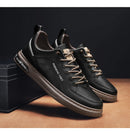 Sapatos casuais masculinos sem cadarço para todas as estações, novos, respiráveis, leves, com sola macia, para caminhada ao ar livre, sapatos brancos para estudantes.