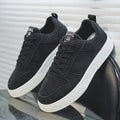 1 par de tênis esportivos casuais para skate, confortáveis e elegantes, com parte superior ajustada ao pé e antiderrapante.