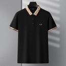 Camisa Polo Masculina Premium com Detalhes Listrados, Emblema Bordado, Tecido Respirável, Versátil para Trabalho e Ocasiões Casuais