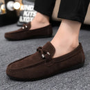 Sapato masculino de camurça vermelha, mocassim de couro macio, sapatos baixos casuais confortáveis, moda primavera, novo, 2023