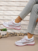 Sapatos femininos de duas cores para trabalho, tênis casuais femininos 2026 com frete grátis.