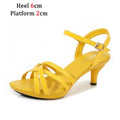 Sandálias de salto alto Peep Toe para mulheres, corrediças sensuais para festas de boate, sapatos cruzados, saltos finos, cor doce, tamanho grande 43, verão