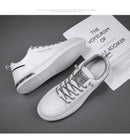 Sapatos casuais masculinos sem cadarço para todas as estações, novos, respiráveis, leves, com sola macia, para caminhada ao ar livre, sapatos brancos para estudantes.