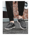 Marca masculina sapatos casuais moda denim sapatos de lona respirável andando sapatos planos ao ar livre tamanho grande luz sapatos masculinos mocassins
