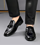 Novos Sapatos Sociais de Couro Masculinos 2026 Estilo Britânico Moda Masculina Sapatos de Vestir Cor Sólida Tamanhos Grandes Loafers de Grife