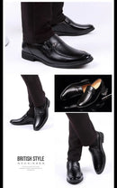 Homens de couro sapatos formais marca de luxo 2023 mocassins masculinos vestido respirável deslizamento em sapatos de condução pretos plus size 38-44