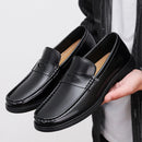 Novos Sapatos Masculinos de Couro Envernizado Penny Loafers 2026 com Design Slip-On, Palmilha Macia e Sola Resistente ao Desgaste para Negócios, Casamentos e Festas