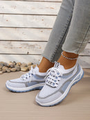 Sapatos femininos de duas cores para trabalho, tênis casuais femininos 2026 com frete grátis.