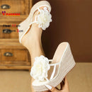 Novas Sandálias de Plataforma com Salto Alto de 11CM para Mulheres, Design Único com Flores, Chinelos Transparentes de Verão