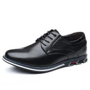 Sapatos Casuais de Outono Inverno Estilo Coreano Modernos com Sola Preta Sapatos de Couro Masculinos para Negócios com Cadarço Simples e Elegantes