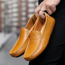 Sapatos Casuais Masculinos de Verão 2026, Marca de Luxo, Couro Genuíno, Mocassins Masculinos Vazados Respiráveis, Sapatos de Dirigir Slip-on