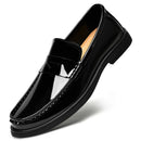 Novos Sapatos Masculinos de Couro Envernizado Penny Loafers 2026 com Design Slip-On, Palmilha Macia e Sola Resistente ao Desgaste para Negócios, Casamentos e Festas